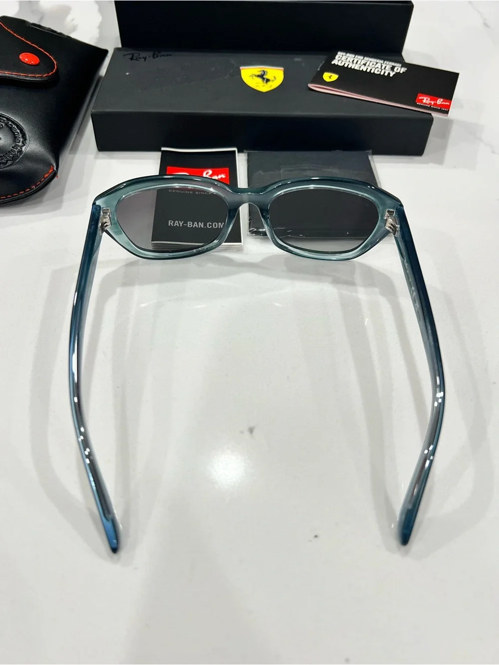 Ray-Ban must have